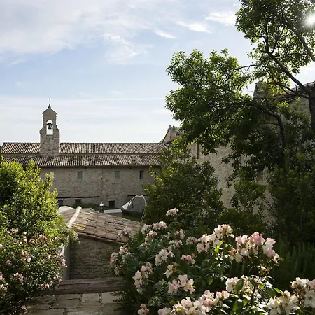 Hotel Nun Relais & Museum 5*